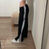 Pantalón Largo Adidas con Rayas y Corte en el Tobillo