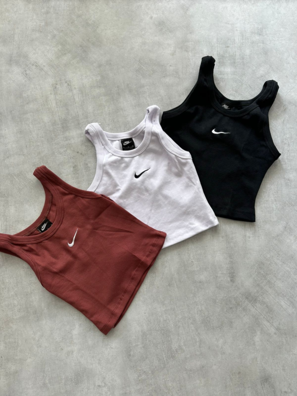 Musculosa NK essentials