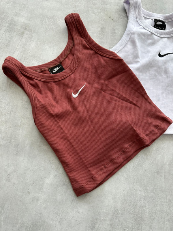 Musculosa NK essentials